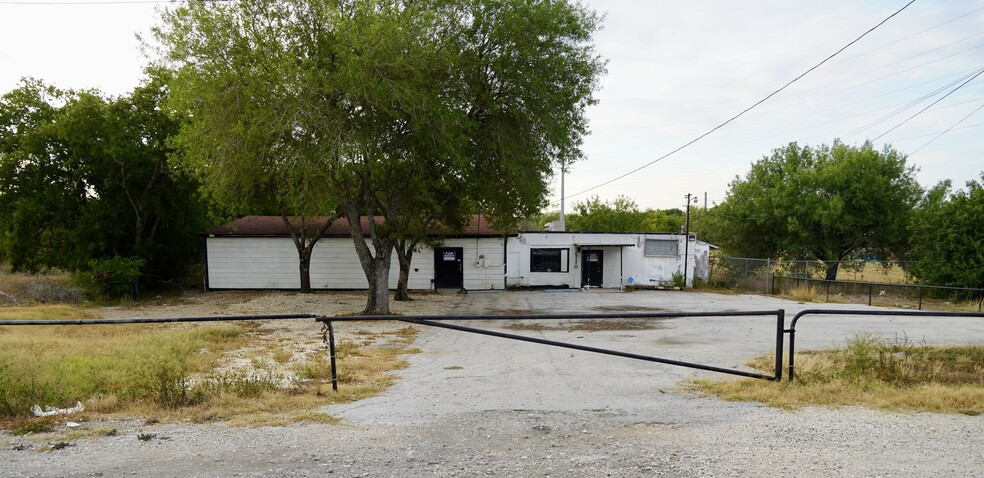 5170 Randolph Blvd, San Antonio, TX for sale - Building Photo - Image 1 of 1