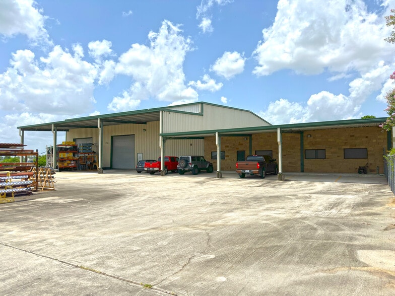 14427 Interdrive W, Houston, TX for lease - Building Photo - Image 1 of 19