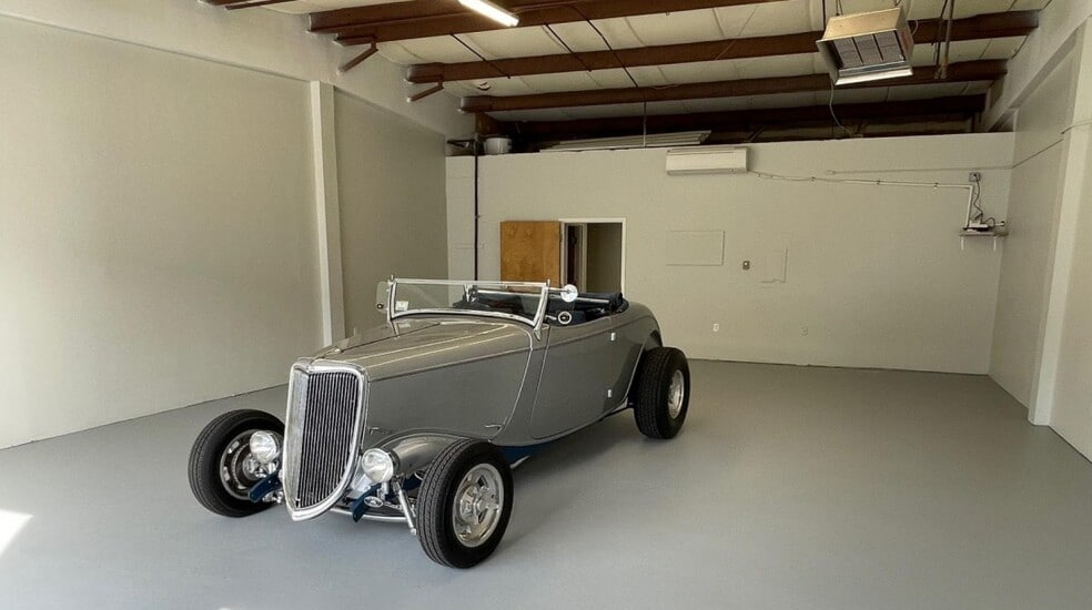 15 Jan Sebastian Dr, Sandwich, MA for sale - Interior Photo - Image 1 of 9