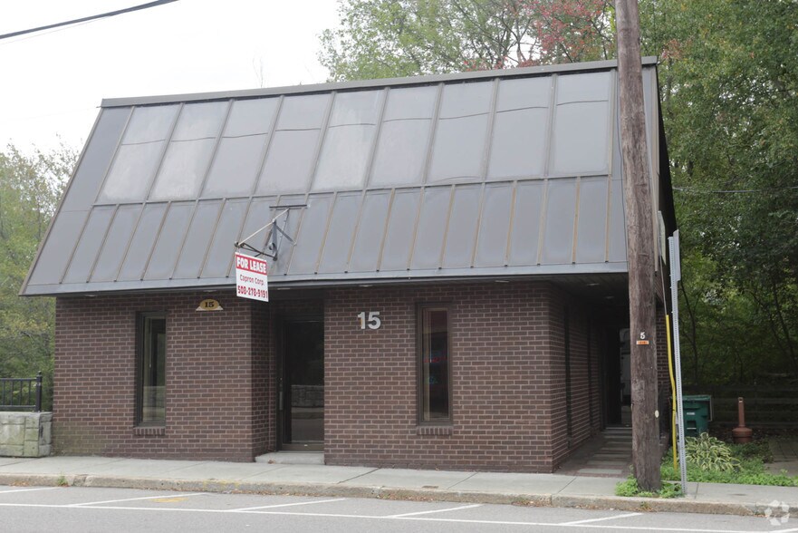 15 Mendon St, Uxbridge, MA for sale - Building Photo - Image 2 of 4