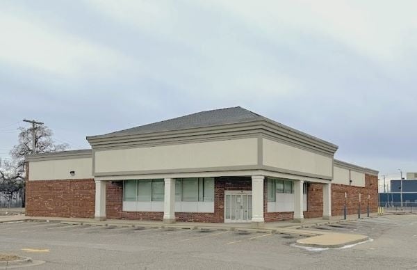 2590 W Grand Blvd, Detroit, MI for lease - Building Photo - Image 1 of 1