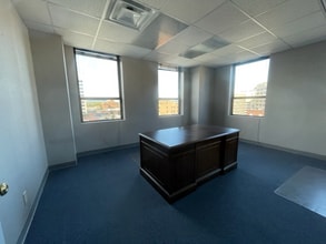 30 Franklin Rd SW, Roanoke, VA for lease Interior Photo- Image 1 of 2
