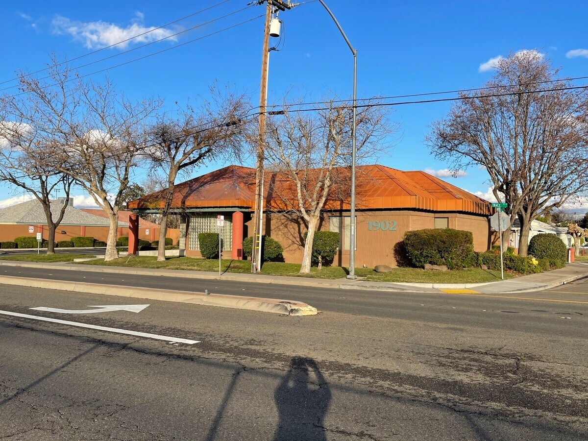 1902 N Tracy Blvd Tracy Ca 95376 Office For Sale Loopnet Com