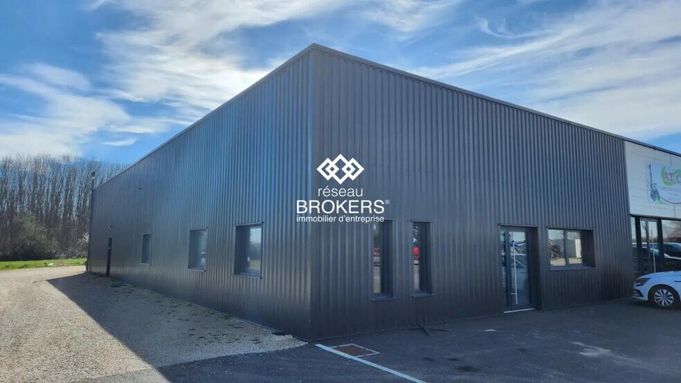 Industrial in Montauban for lease - Building Photo - Image 2 of 2
