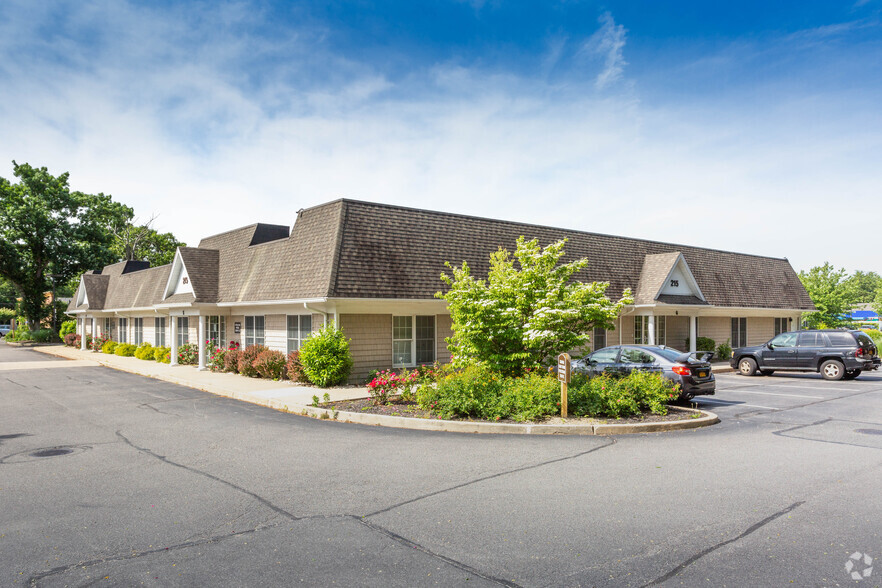 215 Hallock Rd, Stony Brook, NY for lease - Building Photo - Image 2 of 7