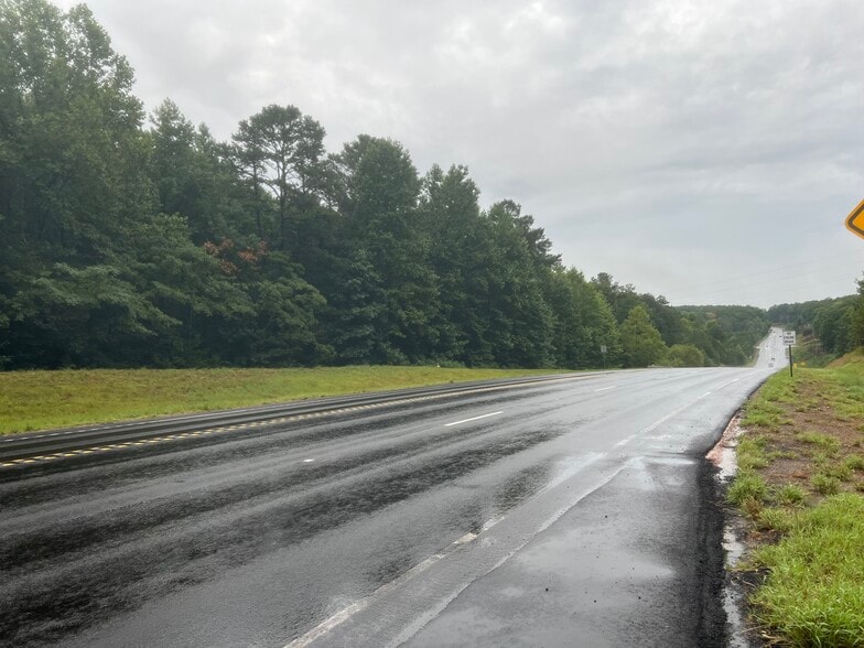 13 J R, Cartersville, GA for sale - Primary Photo - Image 1 of 1