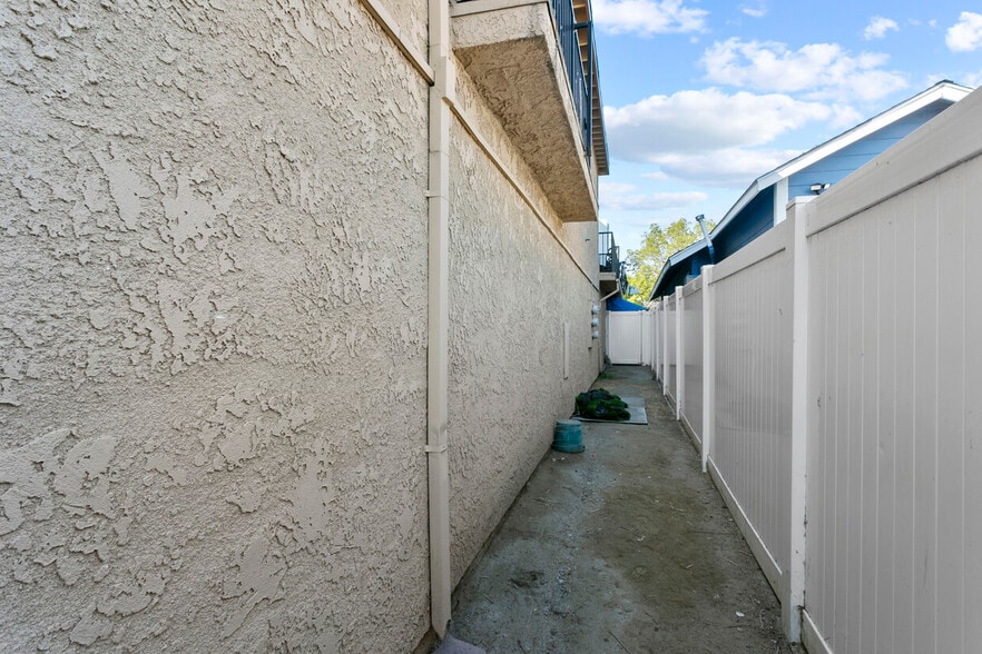 1010 E Broadway, Anaheim, CA for sale - Building Photo - Image 2 of 62