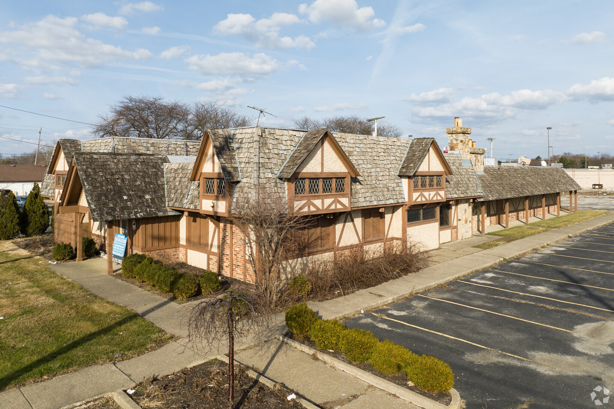 2009 S Reynolds Rd, Toledo, OH for sale Primary Photo- Image 1 of 1