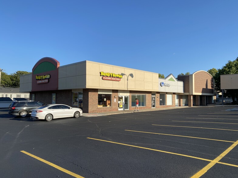 35103-35243 Grand River Ave, Farmington Hills, MI for lease - Building Photo - Image 1 of 6