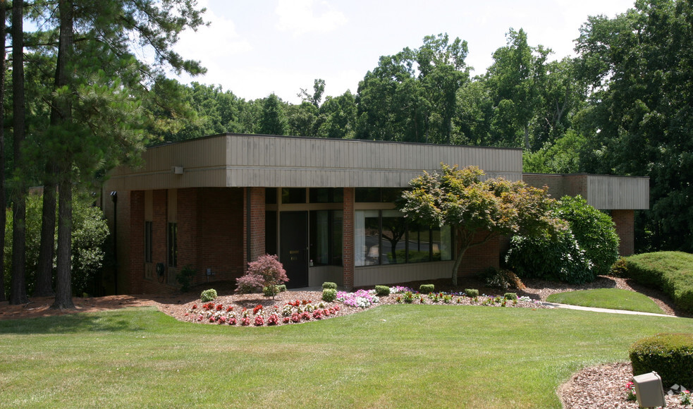 813 Chapel Hill Rd, Burlington, NC for lease - Primary Photo - Image 1 of 2