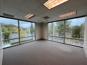 31111 Agoura Rd, Westlake Village, CA for lease Interior Photo- Image 2 of 6