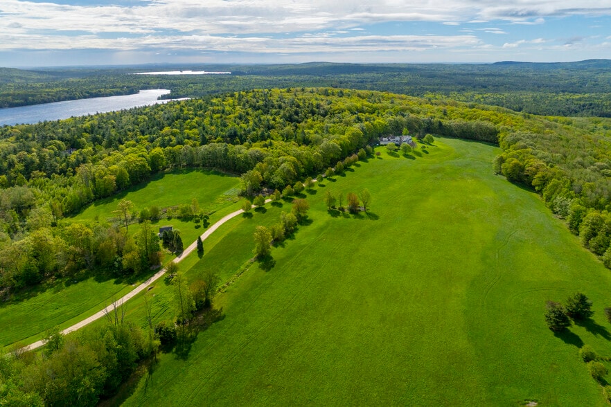 955 Catamount Rd, Pittsfield, NH for sale - Building Photo - Image 2 of 12