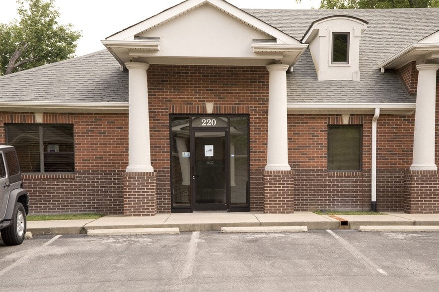 400 Sugartree Ln, Franklin, TN 37064