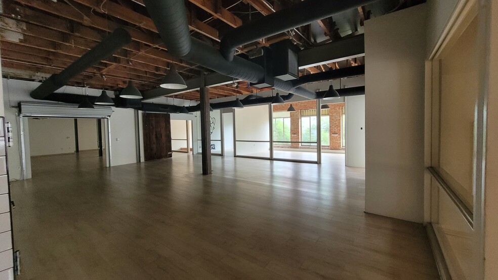 5651 Wilshire Blvd, Los Angeles, CA for lease - Interior Photo - Image 3 of 15