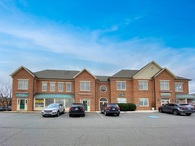 9911-9913 Georgetown Pike, Great Falls, VA for lease - Building Photo - Image 2 of 7