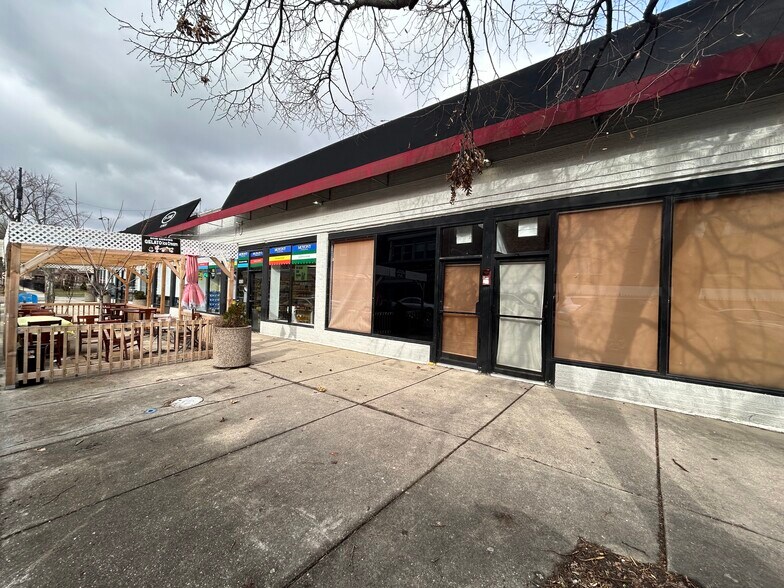 1550 W Jarvis Ave, Chicago, IL for sale - Building Photo - Image 1 of 1