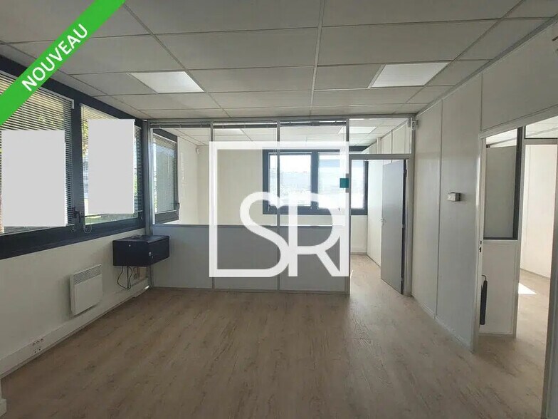 Office in Clermont-Ferrand for lease - Interior Photo - Image 2 of 10