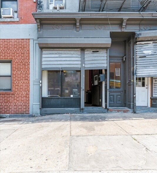 20-77 Steinway St, Astoria, NY for sale - Building Photo - Image 1 of 1
