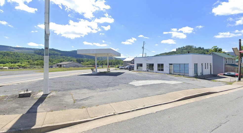 112 S Sewell St, Rainelle, WV for sale - Building Photo - Image 1 of 1