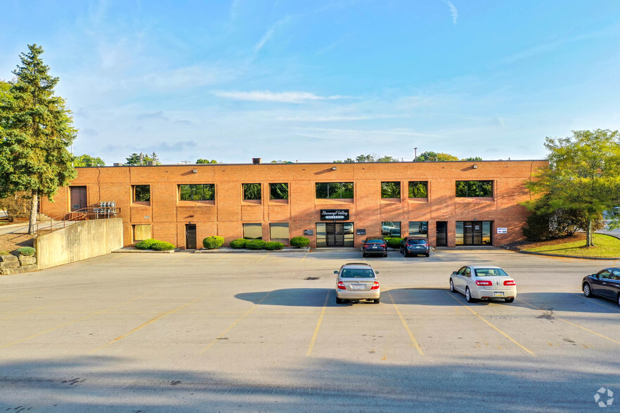 87 Stambaugh Ave, Sharon, PA for lease - Primary Photo - Image 1 of 11