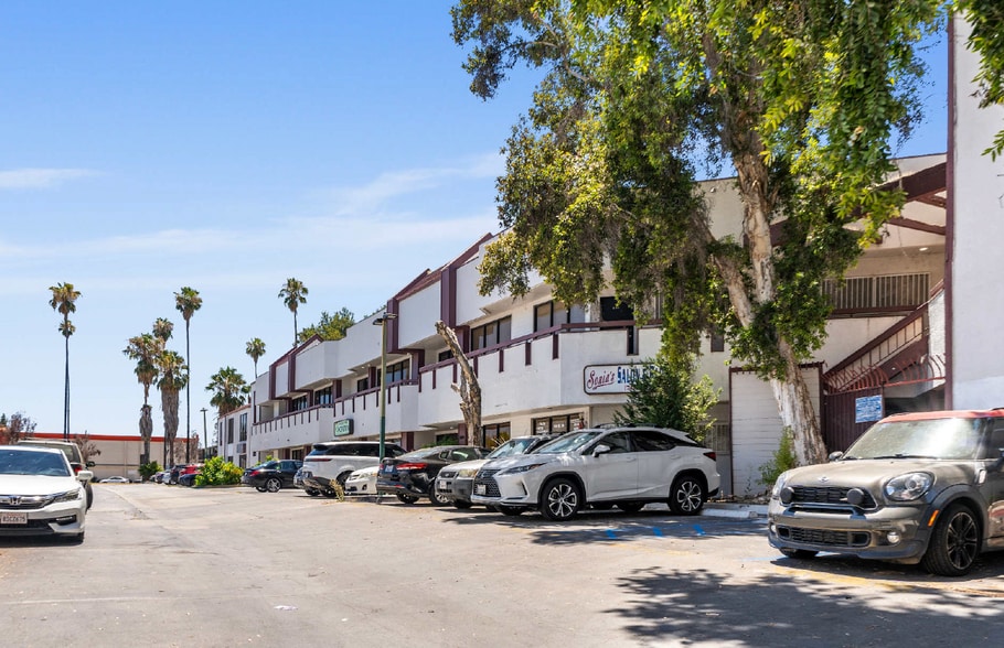 20201 Sherman Way, Winnetka, CA for sale - Building Photo - Image 3 of 7