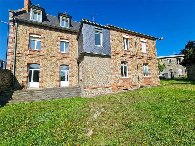 Office in Saint-Brieuc for sale - Building Photo - Image 1 of 10