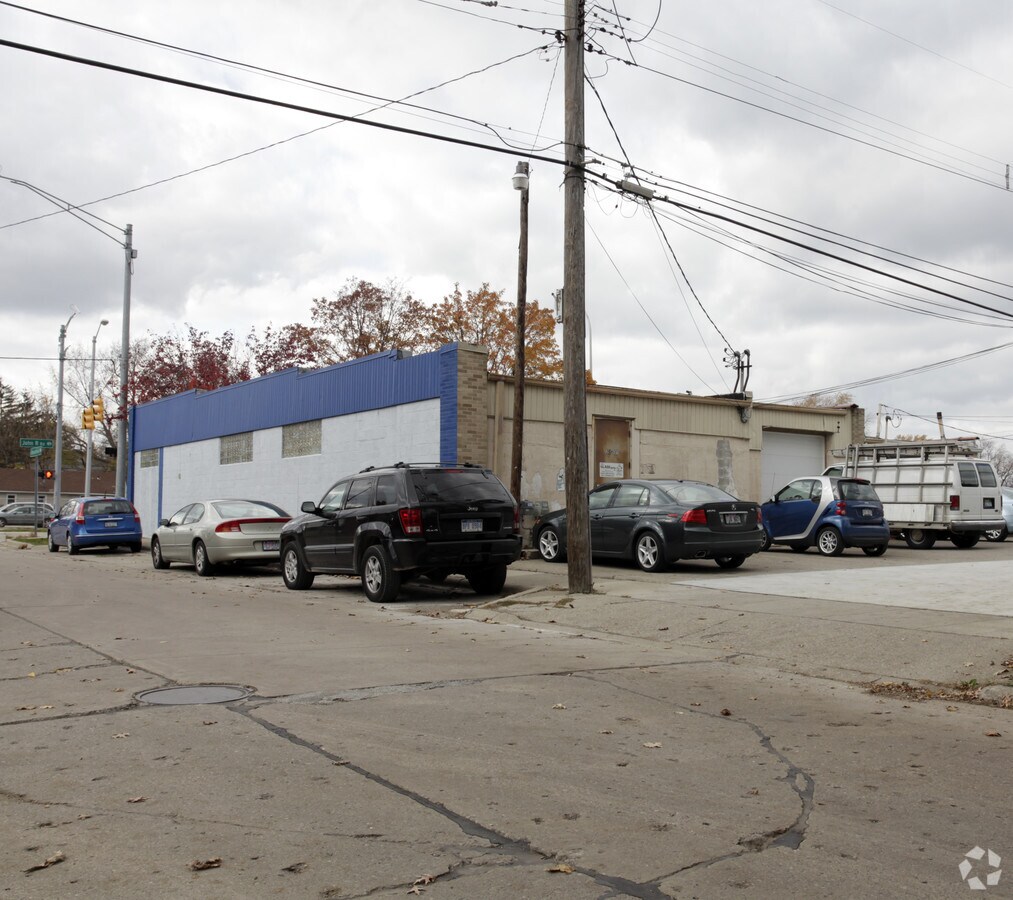 2560025606 John R Rd, Madison Heights, MI 48071