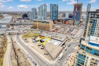 417 Riverfront Av SE, Calgary, AB - Aerial map view