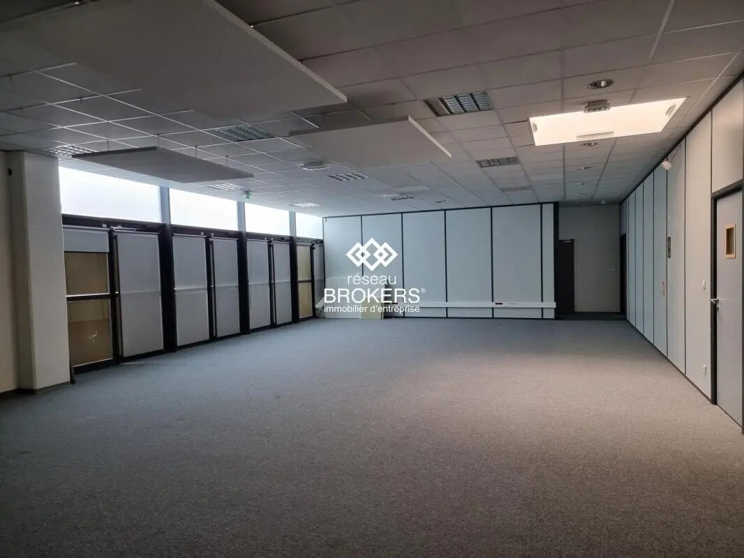 Office in Nîmes for lease Interior Photo- Image 1 of 6