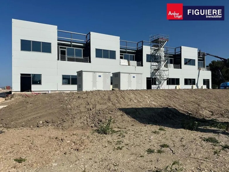 Flex in Marignane for sale - Building Photo - Image 2 of 18