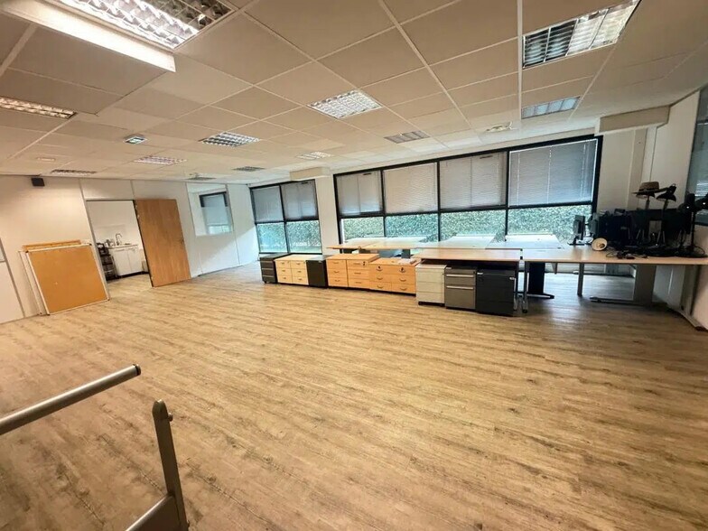 Office in Gémenos for lease - Interior Photo - Image 3 of 7