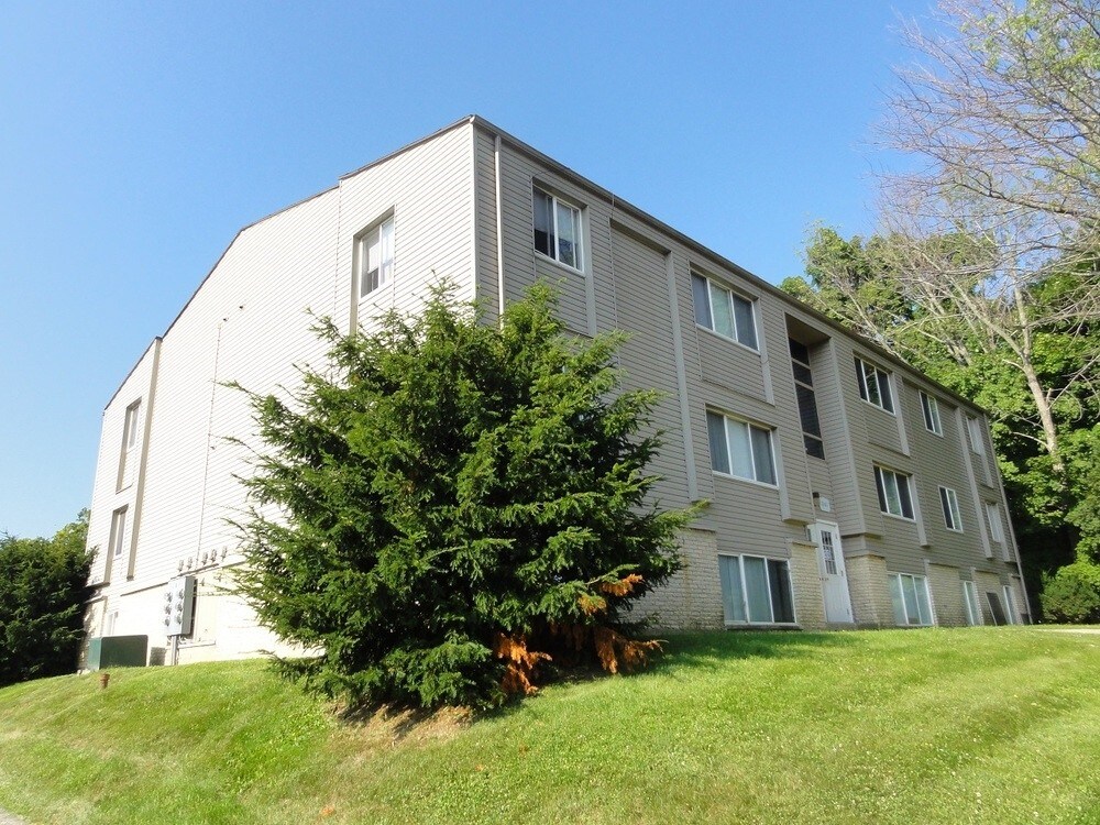 11051213 E John St, Springfield, OH 45505