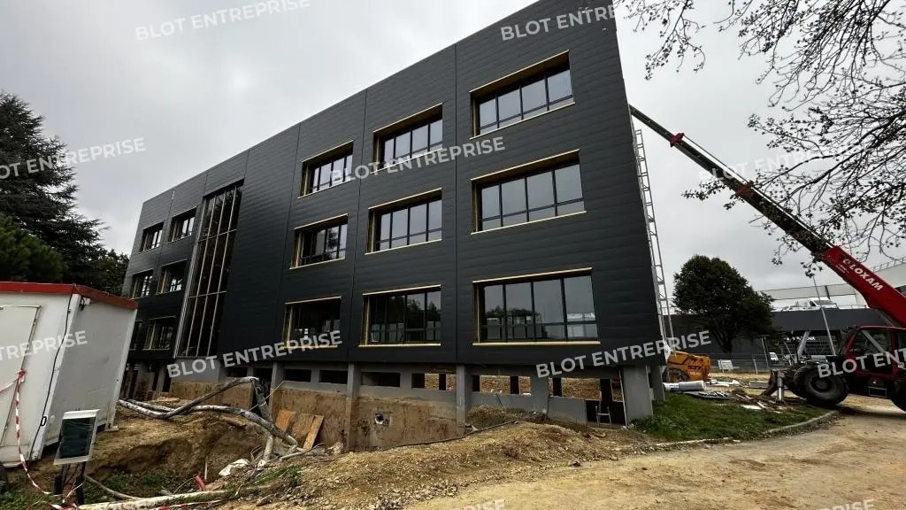 Office in Pacé for sale Building Photo- Image 1 of 11