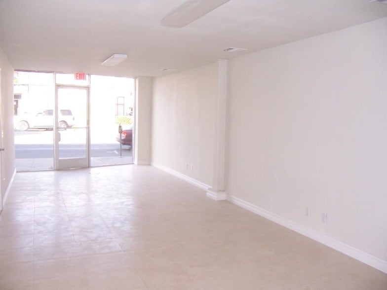 18546 Sherman Way, Reseda, CA for lease - Other - Image 3 of 5