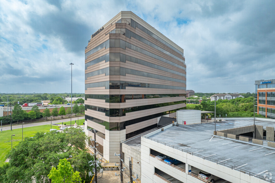 1 Sugar Creek Center Blvd, Sugar Land, TX for lease - Building Photo - Image 3 of 6