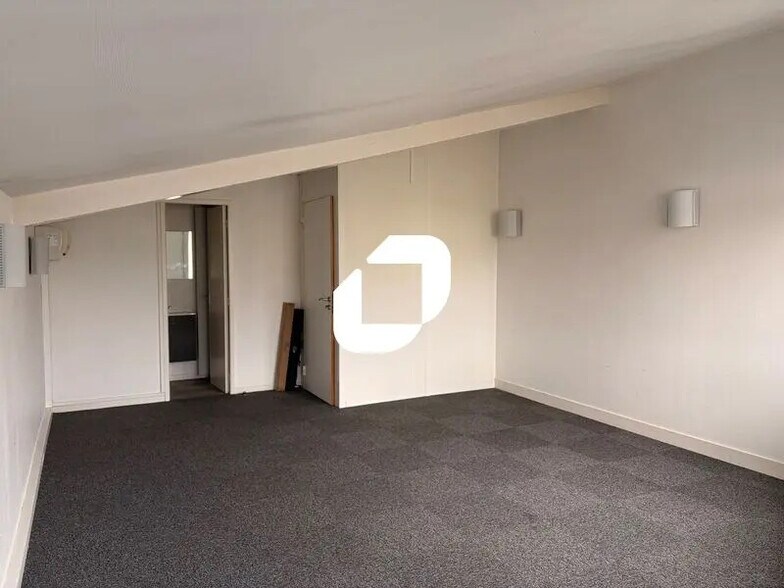 Retail in Mérignac for lease - Interior Photo - Image 3 of 5