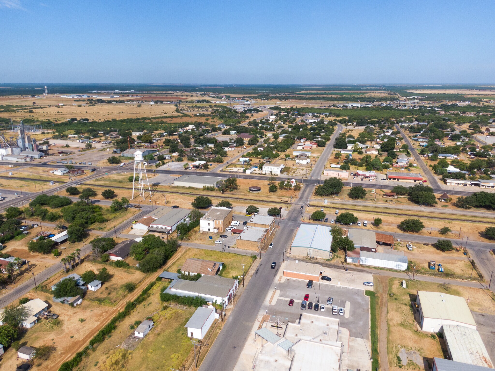 109 Miller st, Dilley, TX for sale Primary Photo- Image 1 of 1
