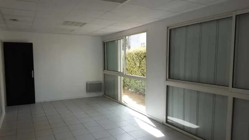 Office in Montpellier for lease - Interior Photo - Image 3 of 4