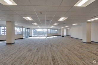 2 Transam Plaza Dr, Oakbrook Terrace, IL for lease Interior Photo- Image 2 of 6