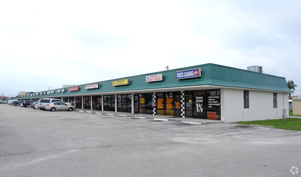 3095 S Military Trl, Lake Worth, FL for lease - Building Photo - Image 3 of 4