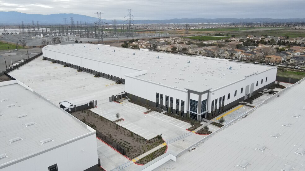 3310 S Hamner Ave, Ontario, CA for lease - Building Photo - Image 2 of 11