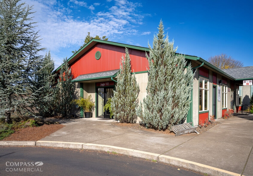 6735 SW Country Club Dr, Corvallis, OR for sale - Building Photo - Image 3 of 34