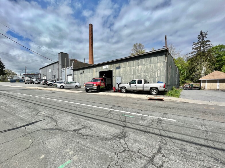 216 Dupont Ave, Newburgh, NY for sale - Primary Photo - Image 1 of 8