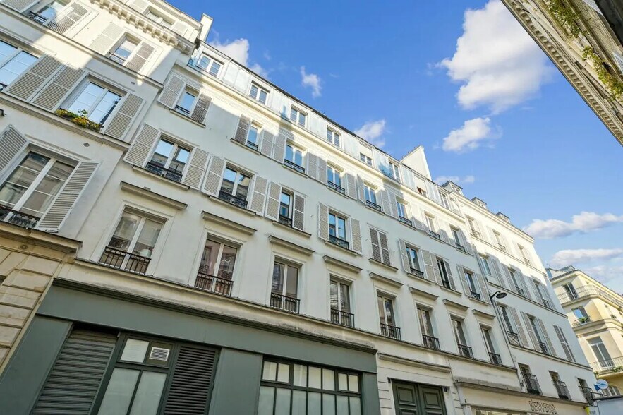 Office in Paris for lease - Building Photo - Image 1 of 10