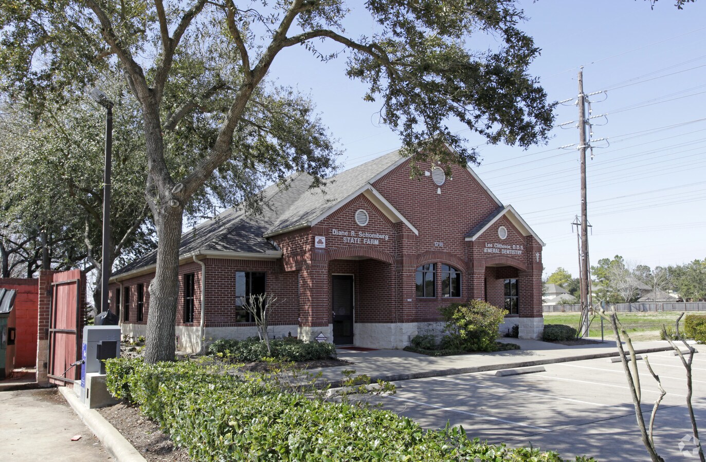 1716 Dulles Ave, Sugar Land, TX 77478