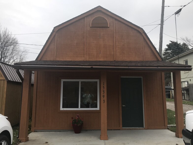 15393 Park Lake Rd, East Lansing, MI 48823