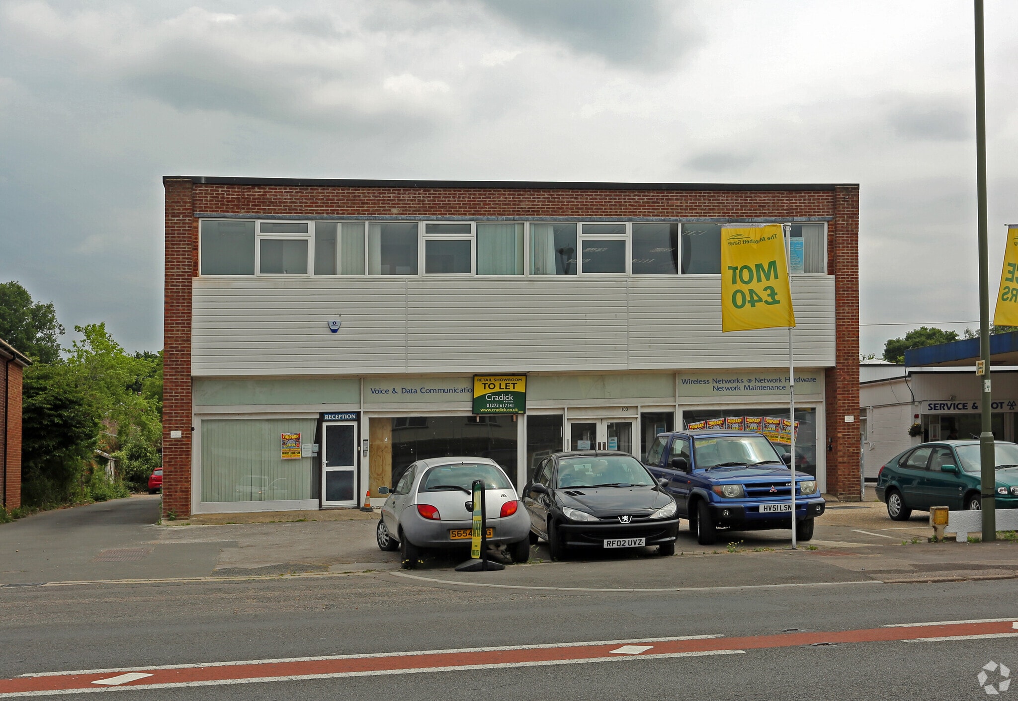 103 Mytchett Rd, Camberley for sale Primary Photo- Image 1 of 1