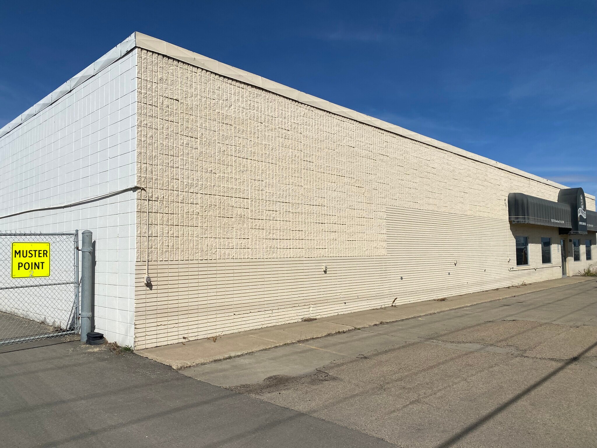 7620 Yellowhead Trl NW, Edmonton, AB T5B 1G3 Industrial for Sale