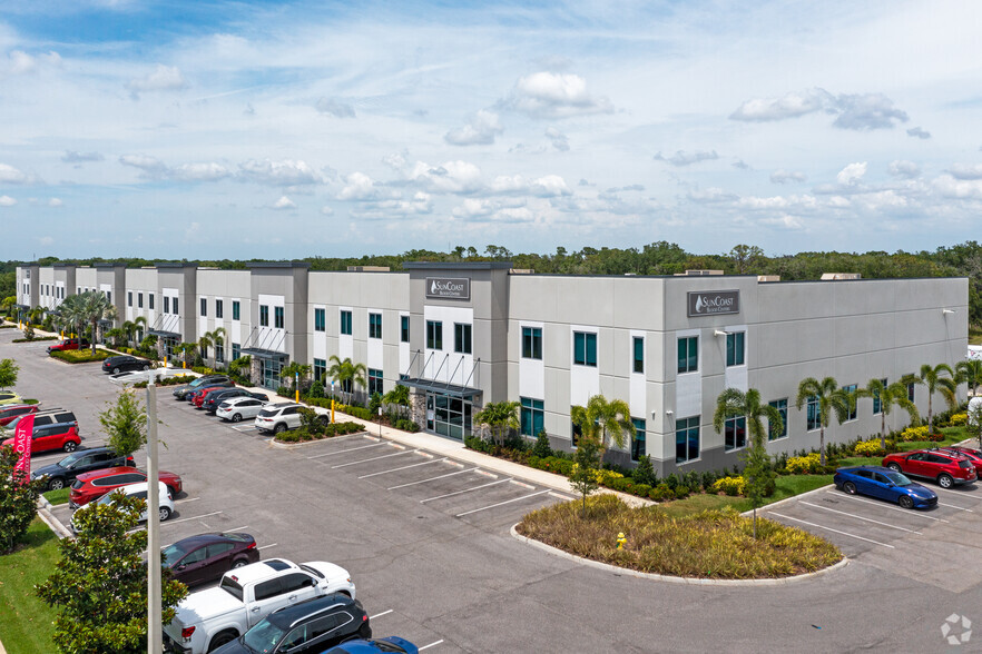 3155 Lakewood Ranch Blvd, Bradenton, FL for lease - Building Photo - Image 1 of 19