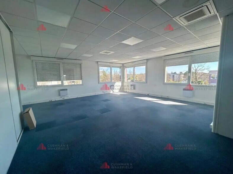 Office in Dijon for lease - Interior Photo - Image 2 of 5